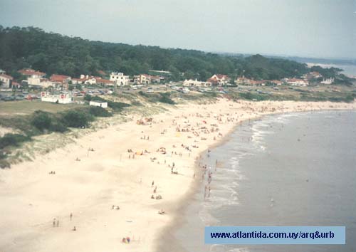 Piedra Lisa - Arco de playa visto desde el Oeste