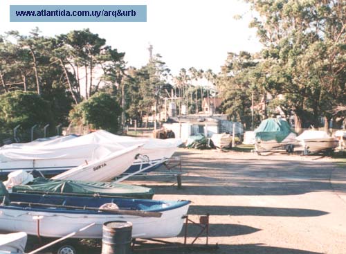 Parking de embarcaciones del Yacht Club Atlntida