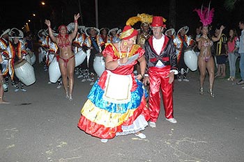 desfile colorido