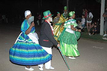 desfile de carnaval por av roger balet